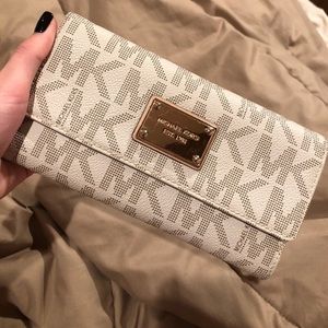 MK authentic Michael Kors wallet